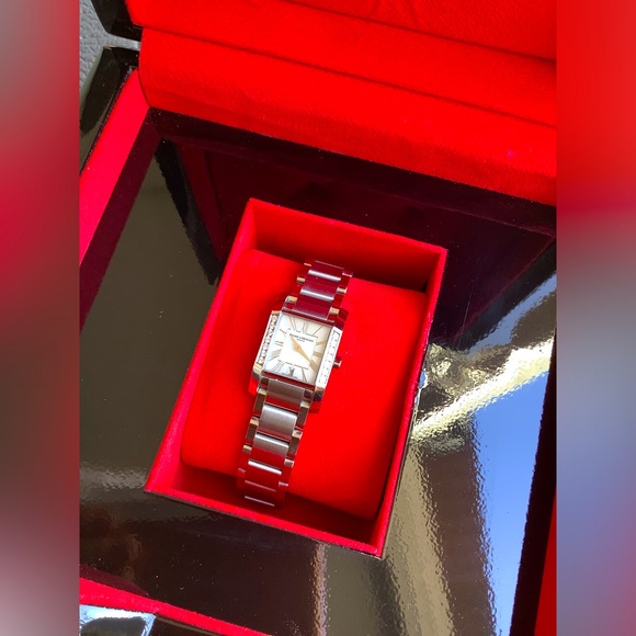 GORGEOUS ladies BAUME MERCIER DIAMANT watch 🔥🔥🔥🔥 - Picture 6 of 12